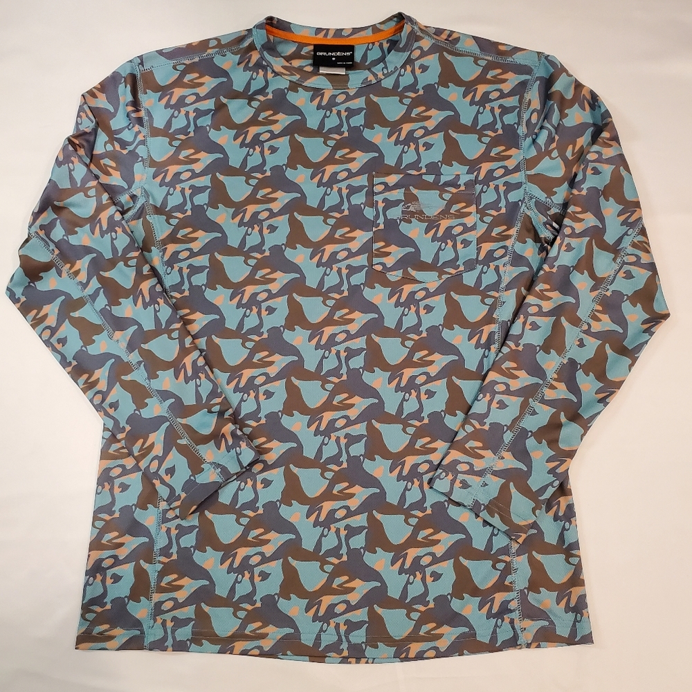 Grundens Fish Head Camo Mens Shirt Small Long Sleeve Top Outdoor Hiking